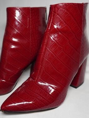 Vince Camuto Benedie Red Patent Croco Pointed Toe Block Heel Booties Size 6M